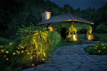 Éclairage paysager de pergola
