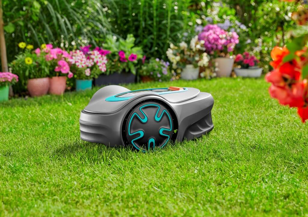 Imagedu robot tondeuse Gardena Sileno qui contourne les fleurs